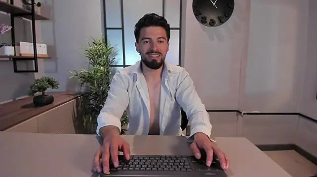 Liam_ashford live cam on StripChat