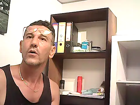 mastercharisma35 (Ask my age) - like tips pls. ı stand up for you.. okey