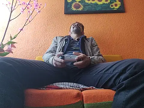 MexaCamGuy live cam on StripChat