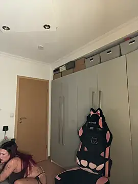 OliviaaFischer live cam on StripChat