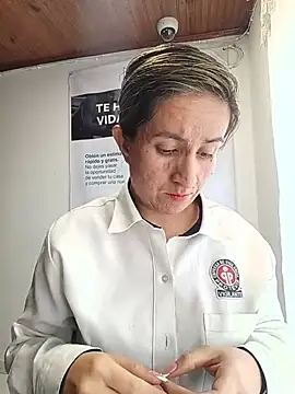 Valentina--1 live cam on StripChat