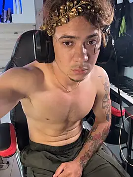 AngelLatinBoy live cam on StripChat
