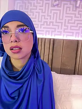 naishaa_ live cam on StripChat