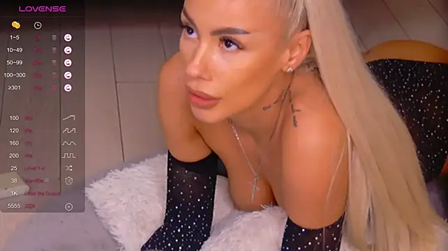 Bailey_Rush live cam on StripChat