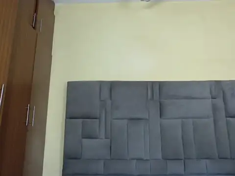 Cuteebony16 live cam on StripChat