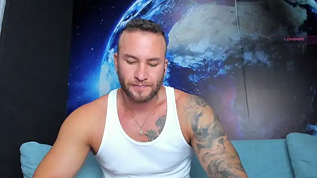 delessandro_world live cam on StripChat