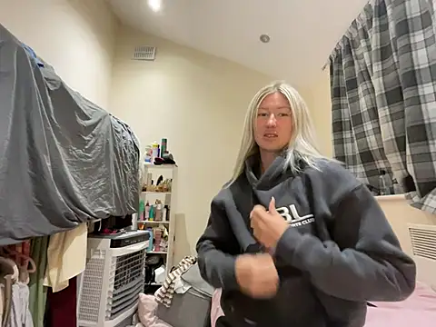 blondeychiaraxo