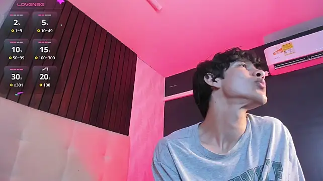Cheys_Mast live sex cam