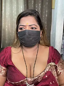 Oh-Monika87 live cam on StripChat
