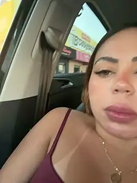 lariic live cam on StripChat