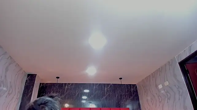LatinaHoleQueen live cam on StripChat