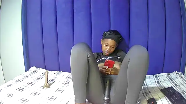Pretty-C live cam on StripChat