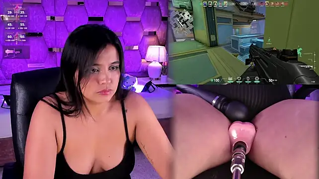 LuciaReid live cam on StripChat