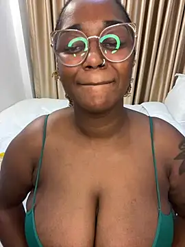 Honeylust26 live cam on StripChat