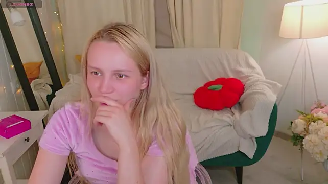Beatrica_Klein live cam on StripChat