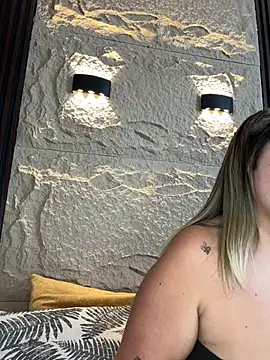 GenesisBlaze live cam on StripChat