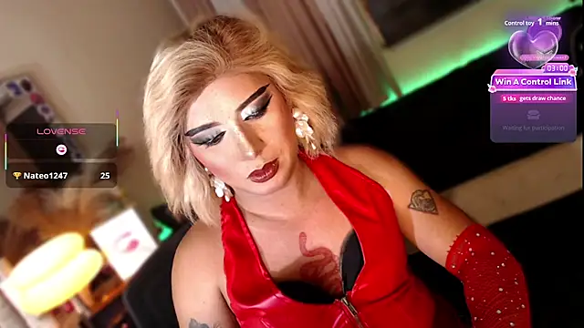 Holly_DiorJadoreTS live cam on StripChat