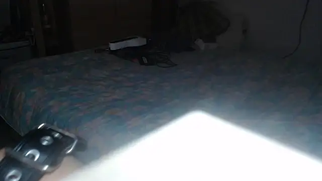 SissyEllaSlut23 live cam on StripChat