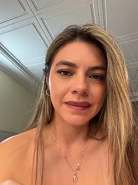 alicee16 Live Webcam on Stripchat