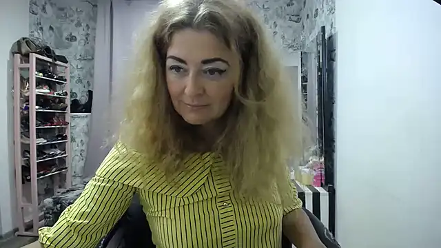 Helen1974 live cam on StripChat