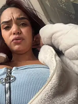 Sara-77 webcam