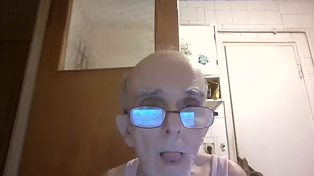 mariusica1@xh live cam on StripChat