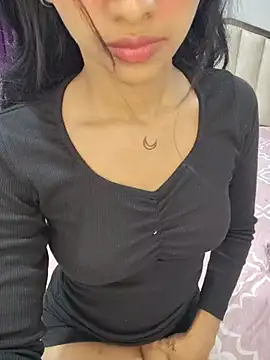 dipika-13 live cam on StripChat