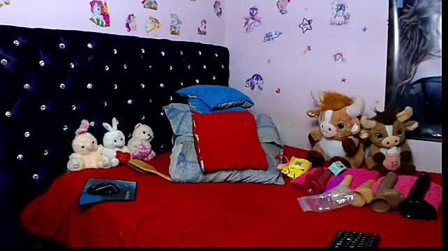 ShantalsSecret webcam