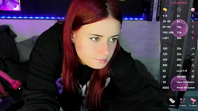 Lily_Moonlight live cam on StripChat