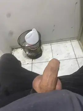 flacohot6 (M young) - Me masturbo en el trabajo