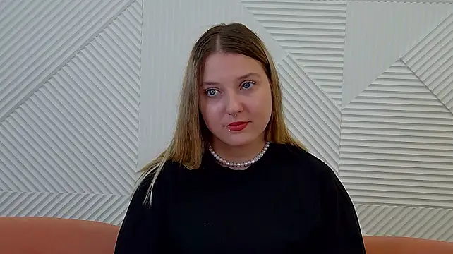 TinnaBurton live cam on StripChat