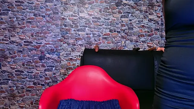 SlutMilfLatin live cam on StripChat