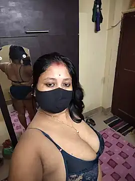 Curvy-Kamini