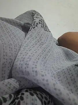 tamil_kanavukanni live cam on StripChat