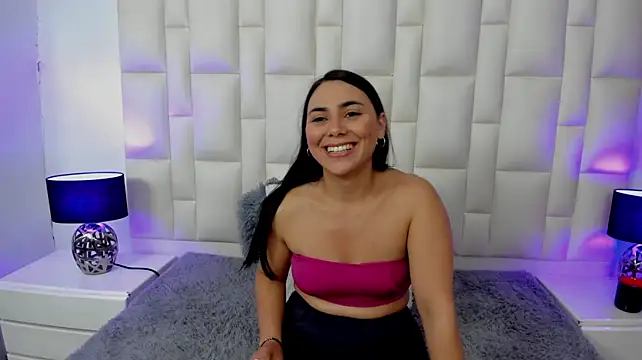 Ariana_rouse live cam on StripChat