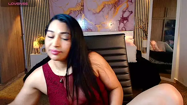IvyShine7 live cam on StripChat