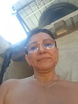 maturexxxnaughty live cam on StripChat