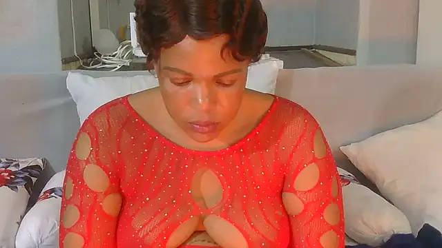 YellowPeaches live cam on StripChat