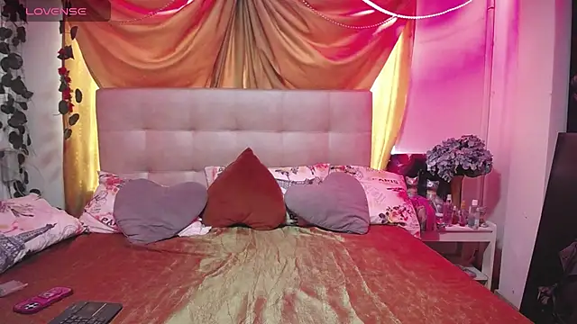 Mila_Smiht live cam on StripChat