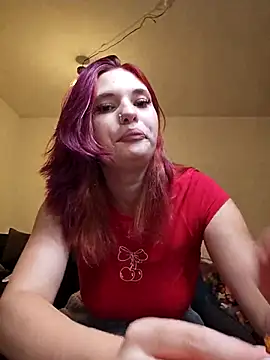 MaddieBaddieee live cam on StripChat
