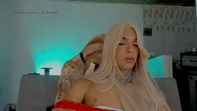 Arianna_t live cam on StripChat