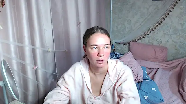 leila_bambi_ live cam on StripChat