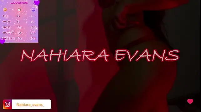 NahiaraEvans_ live cam on StripChat
