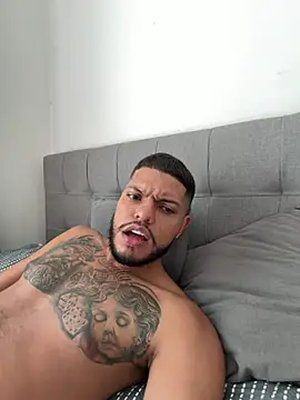 Djryann777 live cam on StripChat