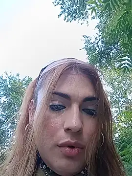 UrHellBri-L live cam on StripChat