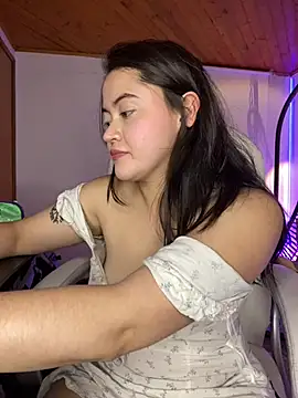 Camila_pinkk live cam on StripChat