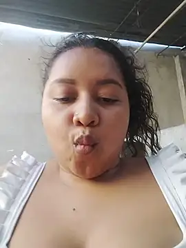 Ninibella live cam on StripChat