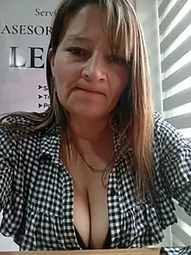 KAREN--03 live cam on StripChat