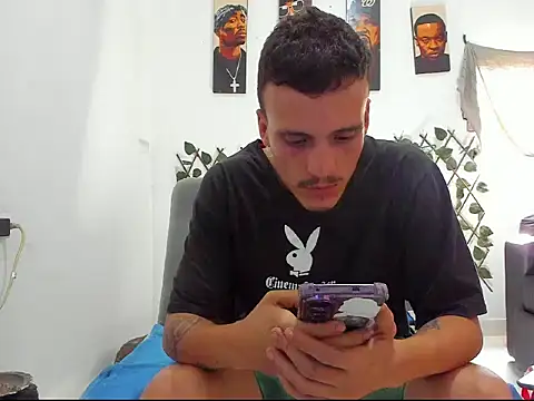 Latins_Boss live cam on StripChat