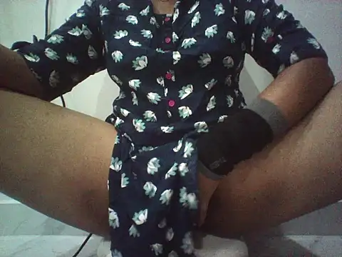 telugu_honey1 live cam on StripChat